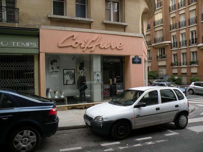  salon de coiffure, style années 70, rue Lacépède